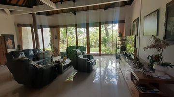 Gambar 2 Beautiful Villa Close To The Beach For Sale