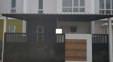 Gambar 1 Cluster Napoli 7C kompleks perumahan yang berfasilitas lengkap Harga 1,5 M/Nego