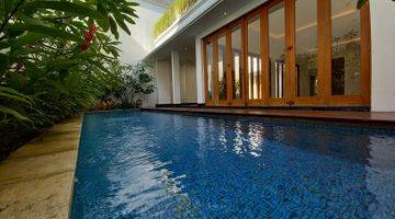 Gambar 1 Tropical Modern House in Prestigious Location Pondok Indah