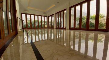 Gambar 4 Tropical Modern House in Prestigious Location Pondok Indah