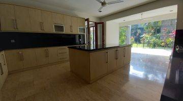 Gambar 4 Kemang - Luxury Tropical House with Spacious Garden