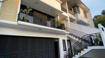 Gambar 1 Rumah tinggal masuk fully furnished 3 lantai cipete