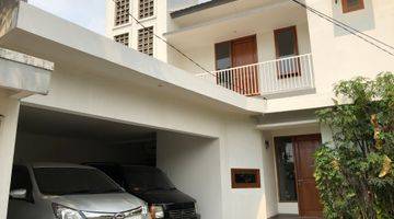 Gambar 1 Rumah townhouse 750 m dr Cinere mall dg lingkungan nyaman