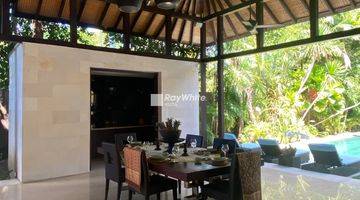 Gambar 2 Freehold Tropical villa in heart of seminyak 