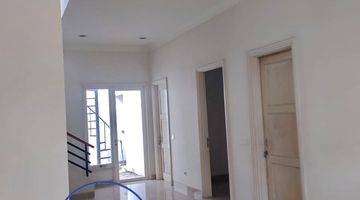 Gambar 3 Dijual Rumah 2 Lantai Rapi Siap Huni PHG Summarecon - PHG02005