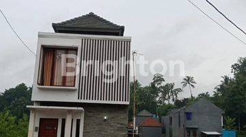 Gambar 1 RUMAH 2 LANTAI DI TABANAN