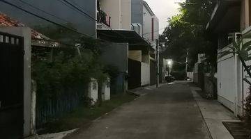 Gambar 3 Rumah tua hitung tanah luas 10x20 m2 Jl Kaca Piring Tomang Jakarta Barat