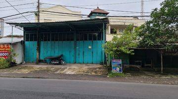 Gambar 1 Rumah pinggir jalan di daerah Solobaru