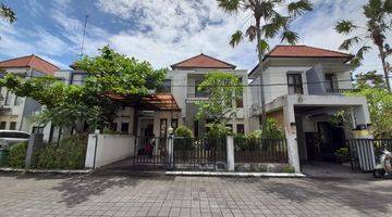 Gambar 4 2-storey house in a convenient location at Jimbaran