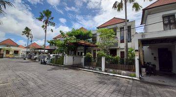 Gambar 5 2-storey house in a convenient location at Jimbaran