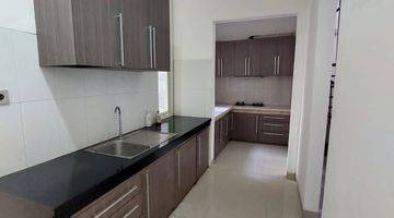 Gambar 4 Rumah 2 Lantai Sudah Renovasi Semi Furnished Sertifikat Hak Milik di jalan pinang emas, Jakarta Selatan