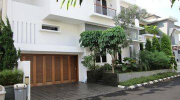 Gambar 3 Very Nice, Quite and Modern Townhouse at Pejaten Area