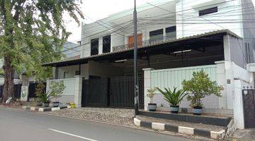 Gambar 1 Rumah 2 Lantai Furnished di Tebet Barat, Area Perkantoran