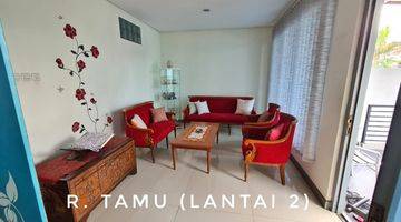 Gambar 3 Rumah Bagus Dalam Town House