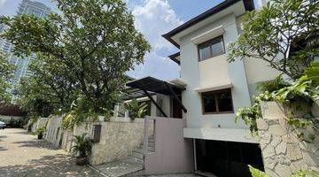 Gambar 1 Dijual Rumah 2 lt +1Basement Lokasi Kemang, Jakarta Selatan