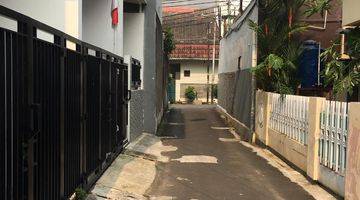 Gambar 1 Dijual Rumah 2,5 lantai Siap Huni