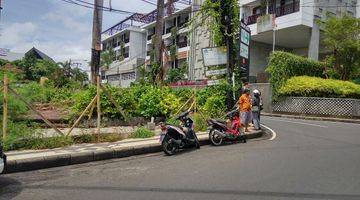 Gambar 2 Lahan Premium & sangat yang terletak di kawasan jantung pusat pariwisata Pantai Seminyak depan persis Hotel Countyard Marriott dan Hotel The Breeze Seminyak.