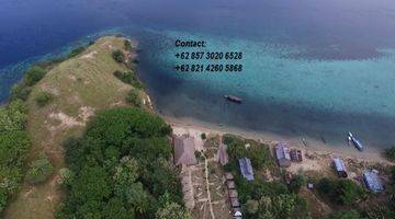 Gambar 1 Land near Komodo Island - Flores, Good View