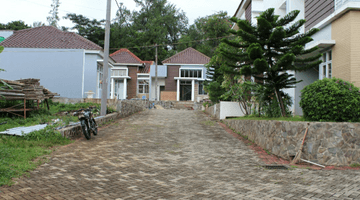 Gambar 5 Nego, Kav. Perumahan Islami, lokasi selangkah ke stasiun LRT Cibubur. (Developer)