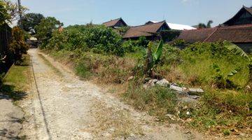 Gambar 1 Best Location Land  Very Strategis at Nelayan close to the beach, Batubolong, Echo Beach. Very suitable for Villa Private or business. many neighborhood cafes & restaurants