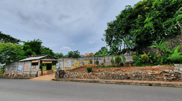 Gambar 1 Tanah samping pintu masuk Villa Meruya Haji Lebar