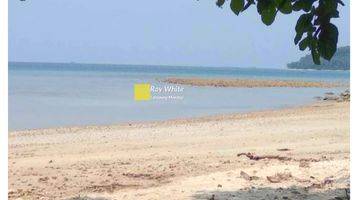 Gambar 4 TANAH PINGGIR PANTAI