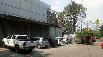 Gambar 1 Bangunan Ex Show Room Mobil Gunung Sahari Dibawah Njop