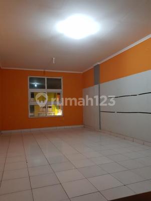 Sewa Ruko 2 lantai di kawasan Perumahana Kota Wisata