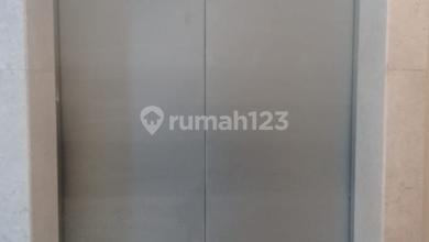 Dijual Segera Apartemen 3BR Semi Furnished Kondisi Baik Siap Ditempati