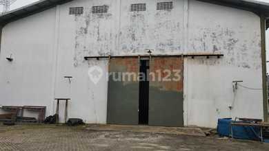 Gudang Pinggir Jalan Raya, ada Mess Karyawan, Bekasi Timur