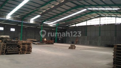 Gudang akses kontainer dekat tol Pasirkoja