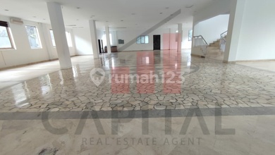 Gedung Komersil Di Area Setiabudi Bandung Kota