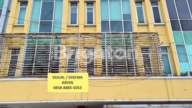 RUKO GANDENG 5 LANTAI DI BANDENGAN LOKASI STRATEGIS HADAP JALAN