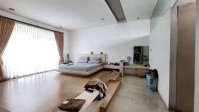 Jual Rumah Megah Luas 718 m2 di Andir, Bandung