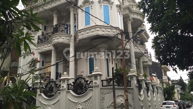 Rumah Minimalis di Mangga Dua, Jakarta Barat, Luas 204 m2