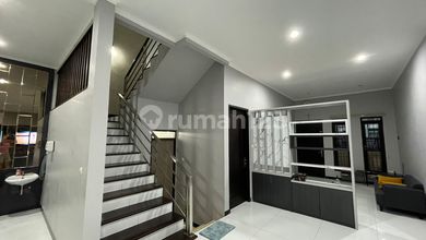 Rumah Premium Luas 286 Jual di Taman Kopo Indah, Bandung