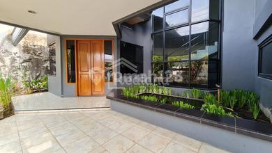 Hunian Elite di Kawasan Puri Anjasmoro, Semarang, LB 400m², Harga 4,3 Miliar