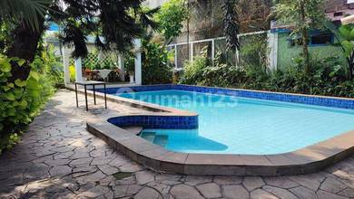 Bangka, Tropical House Dengan Kolam Renang