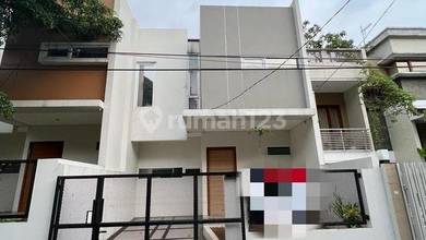 Jual Rumah Mewah Luas 103 m2 Kawasan Cigadung, Bandung