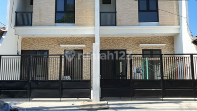 Jual Rumah Strategis di Rungkut, Surabaya - LT 87m²