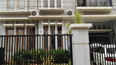 Rumah Eksklusif Luas 250 m2, area Setiabudi, Jakarta Selatan