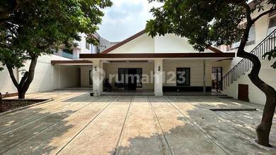 Cipinang Cempedak, Rumah Area Premium Polonia