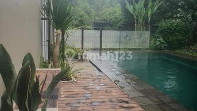 Rumah Elite di Kawasan Hegarmanah, Bandung, LB 1000m², Harga 18 Miliar