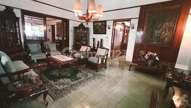 Rumah Prestisius di Kawasan Cipaganti, Bandung, LB 350m², Harga 18 Miliar