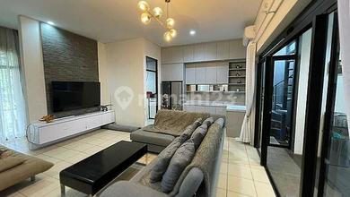 Rumah Premium Luas 162 Jual area Kota Baru Parahyangan, Bandung