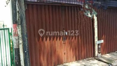 Rumah Mewah di Grogol, Jakarta Barat, 6 Kamar Tidur, LT 136m²