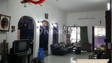 Rumah Eksklusif LT 250 m2, area Jelambar, Jakarta Barat