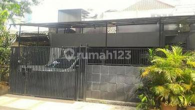 Dijual rumah Mewah di Kebon Jeruk, Jakarta Barat - LT 120m²