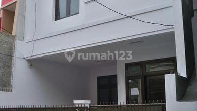 Rumah  Siap Huni Daerah Tomang