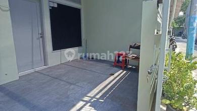 Disewakan Rumah Minimalis Daerah Tanjung Duren, Jakarta Barat, LT  102 m2